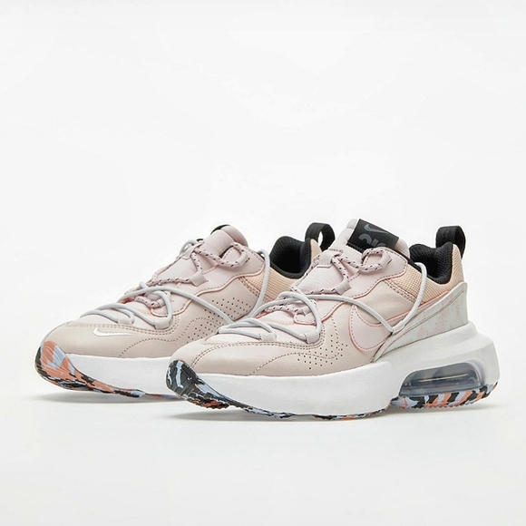 Nike Women's Air Max - Picture 2 of 16